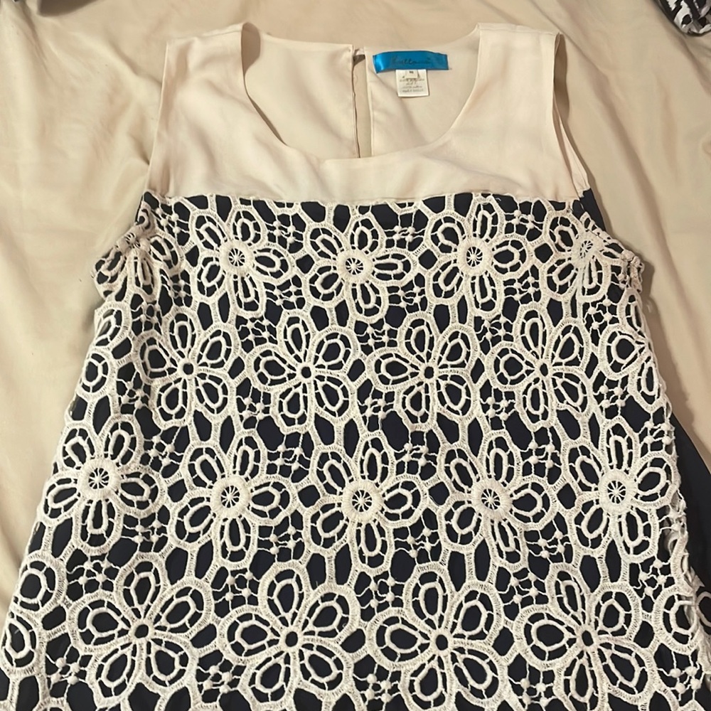 Cute sleeveless top with details